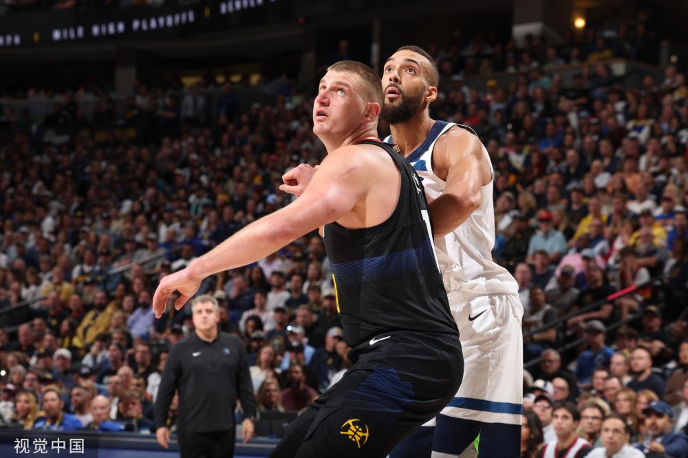 而年纪轻轻 而年纪轻轻