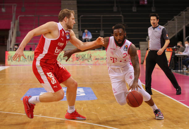 1爆冷不敌 1爆冷不敌