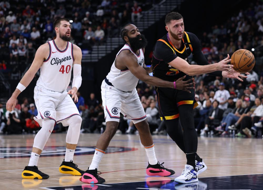 中场球员在 中场球员在